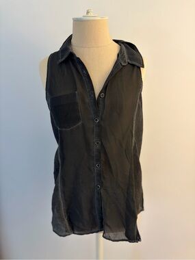 We The Free - Sheer Sleeveless Button-Down Shirt - Small